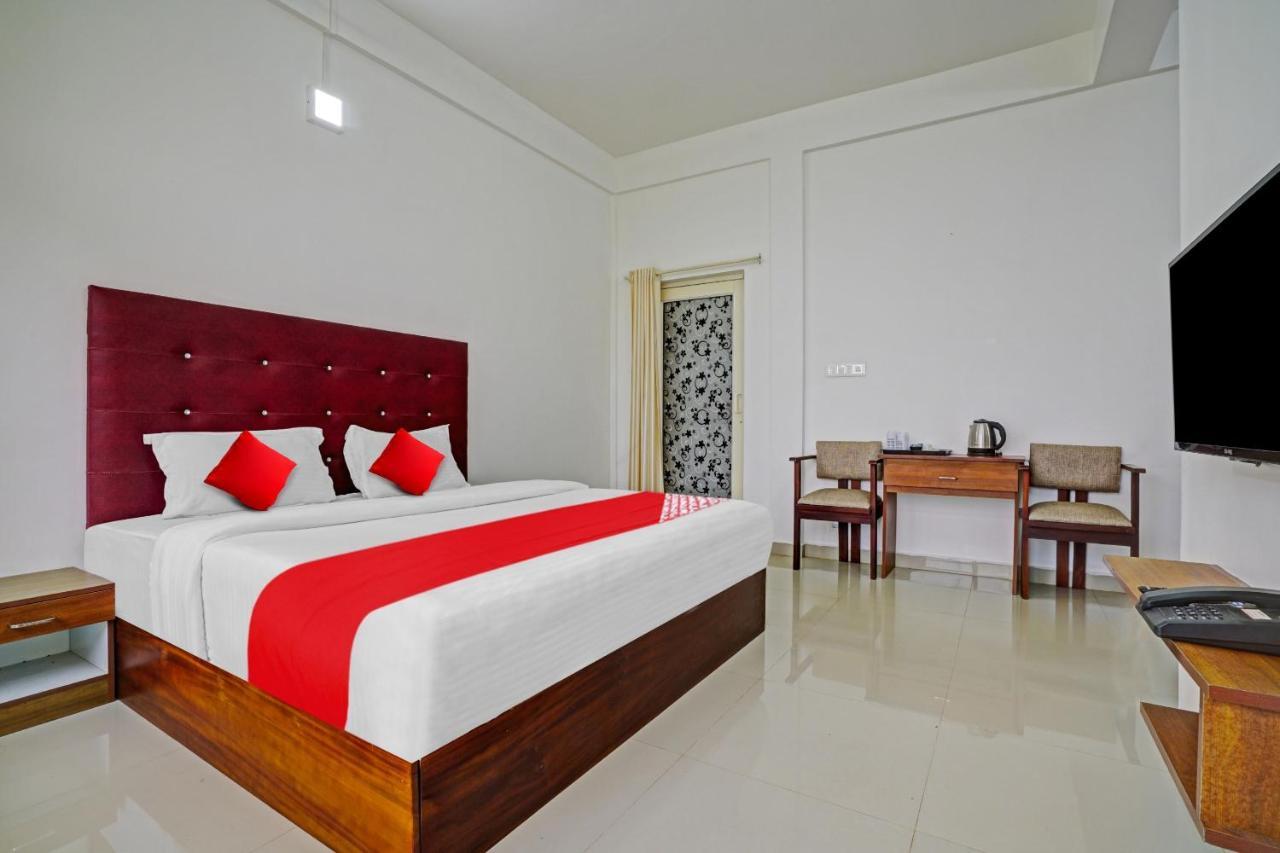 Hotel Oyo Flagship 81260 Star Lights Munnar Esterno foto