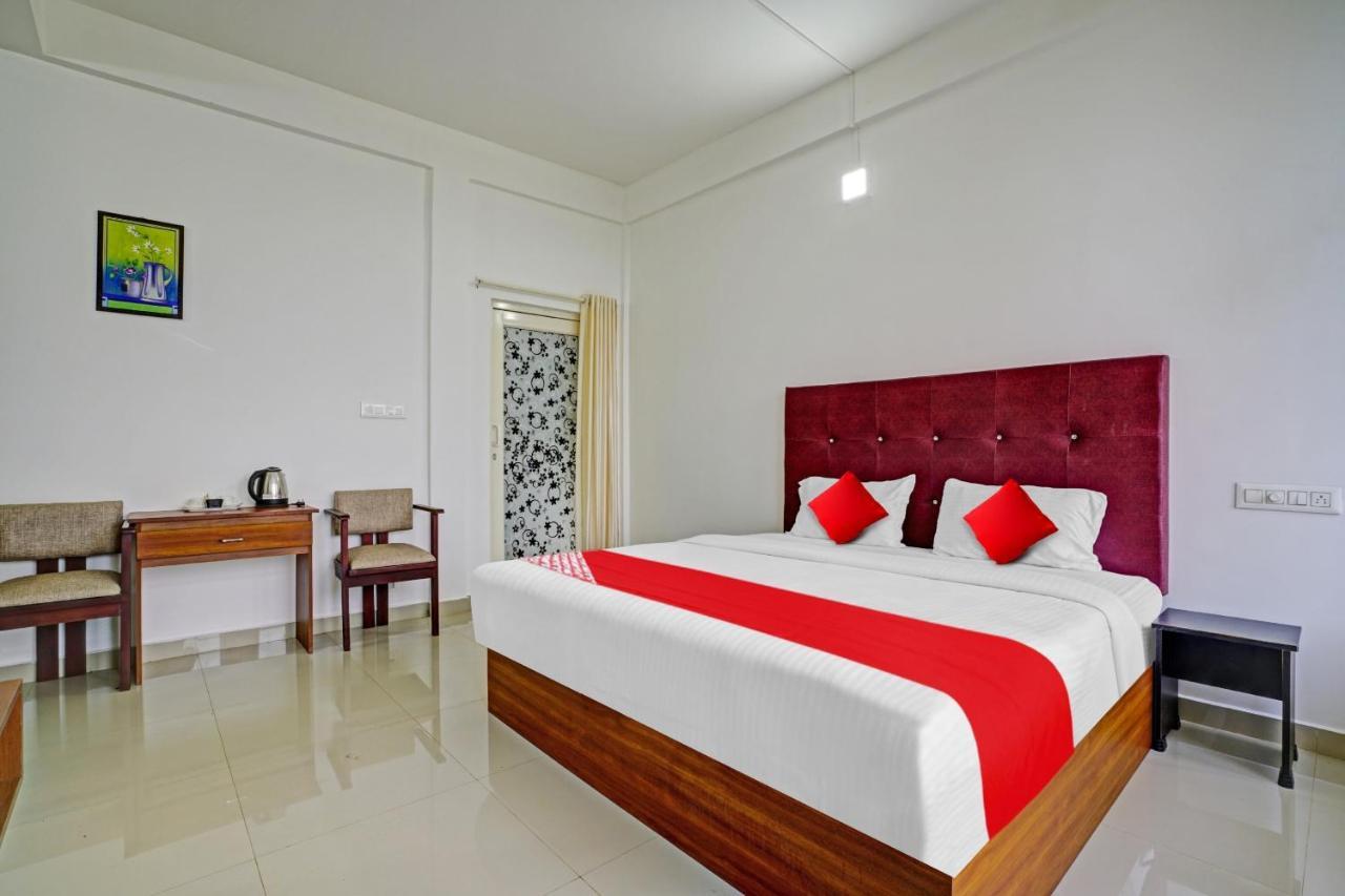 Hotel Oyo Flagship 81260 Star Lights Munnar Esterno foto