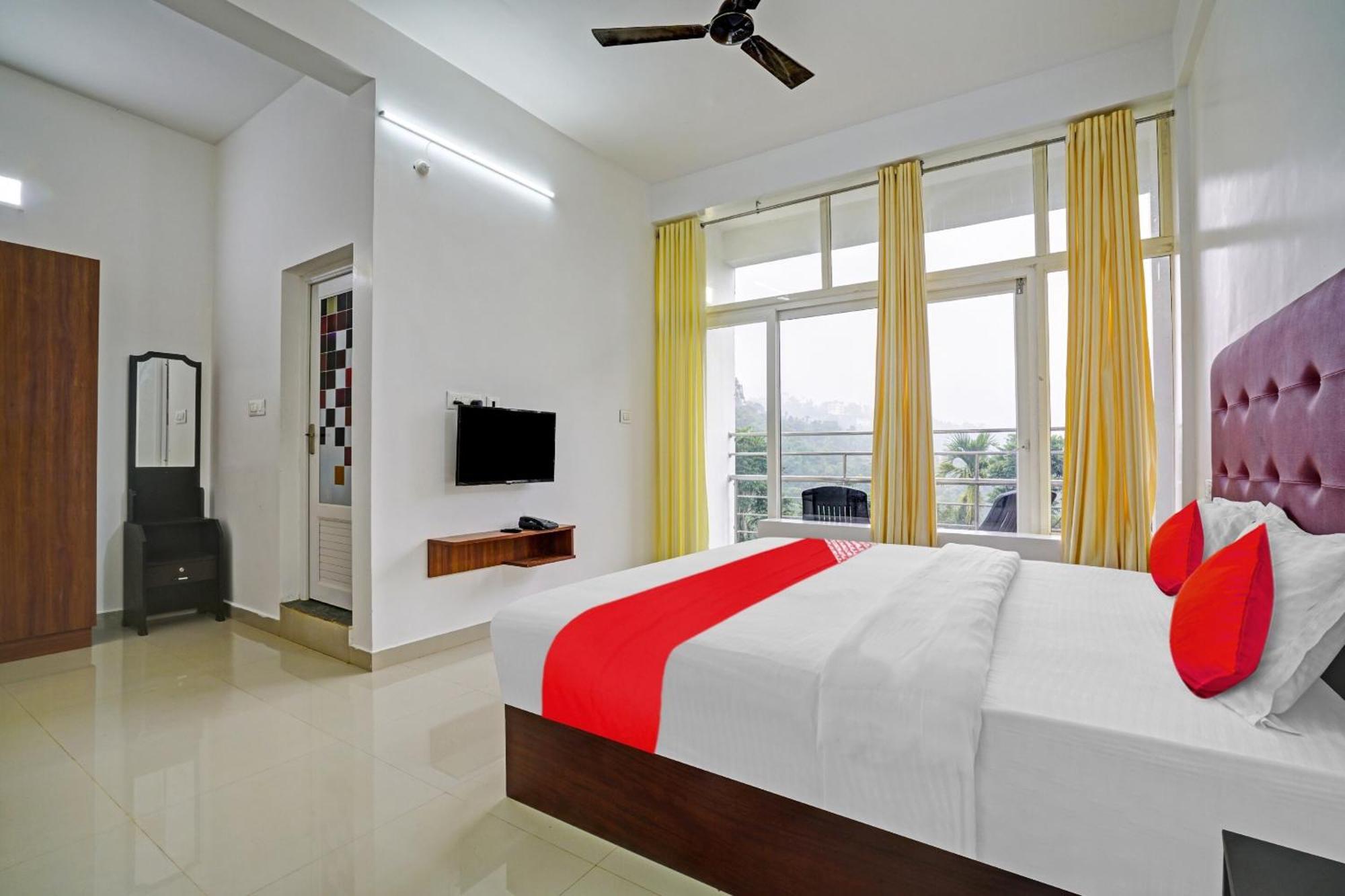 Hotel Oyo Flagship 81260 Star Lights Munnar Esterno foto