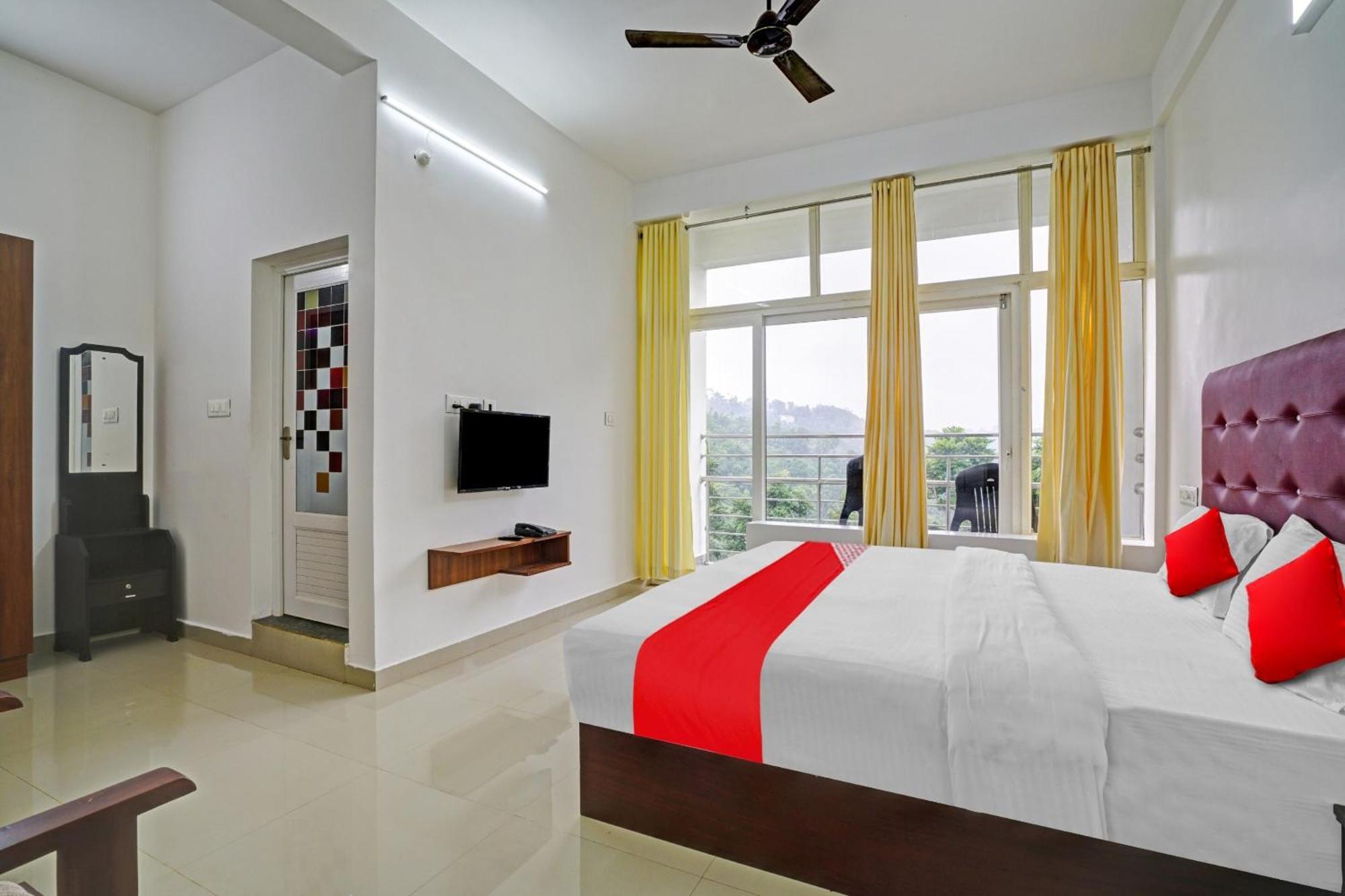 Hotel Oyo Flagship 81260 Star Lights Munnar Esterno foto