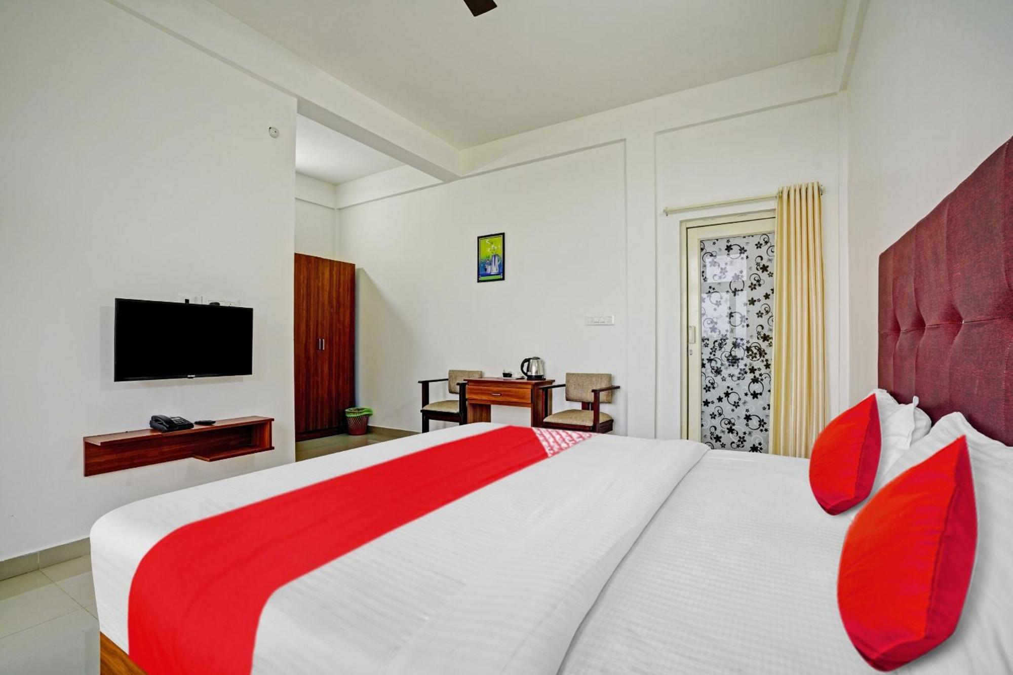 Hotel Oyo Flagship 81260 Star Lights Munnar Esterno foto