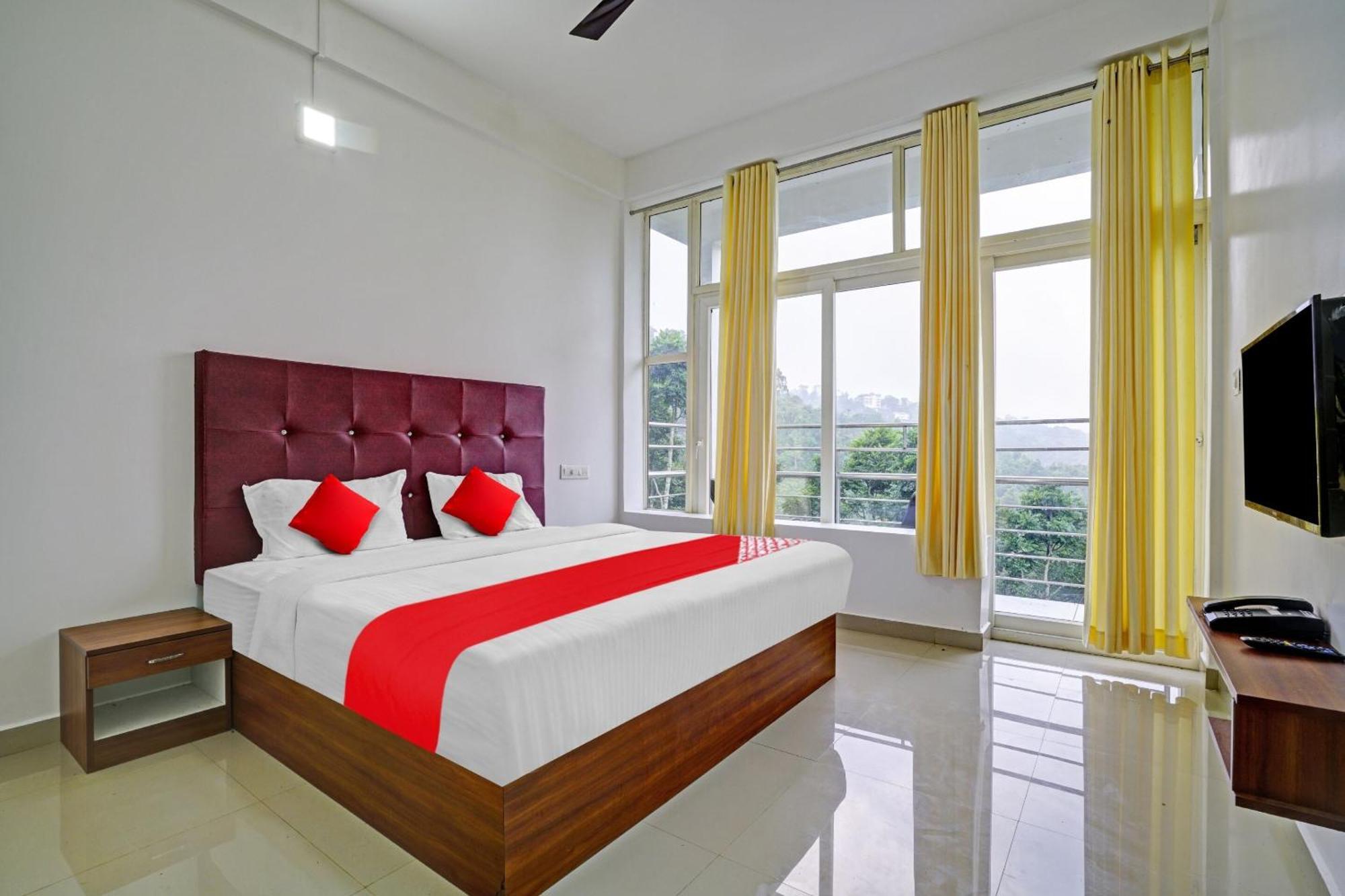 Hotel Oyo Flagship 81260 Star Lights Munnar Esterno foto